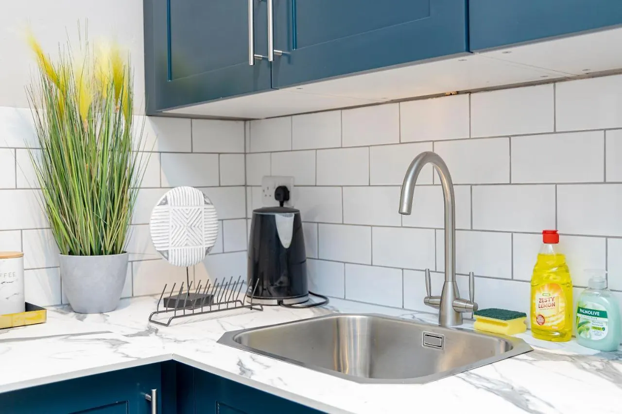 Brighton Train Station 3 Bedroom Flat Bn116Alon